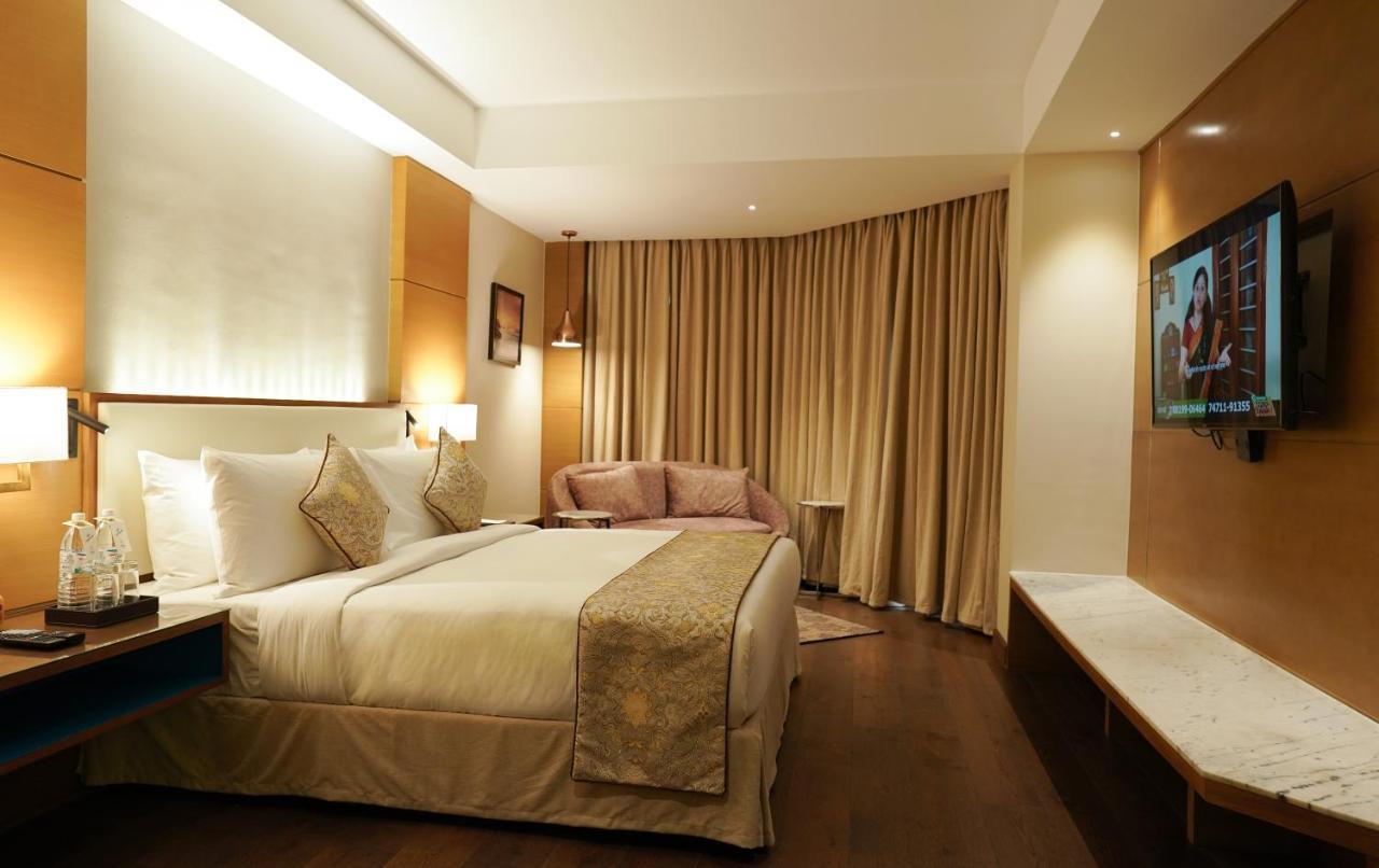 Gokulam Grand Trivandrum Тривандрум Экстерьер фото
