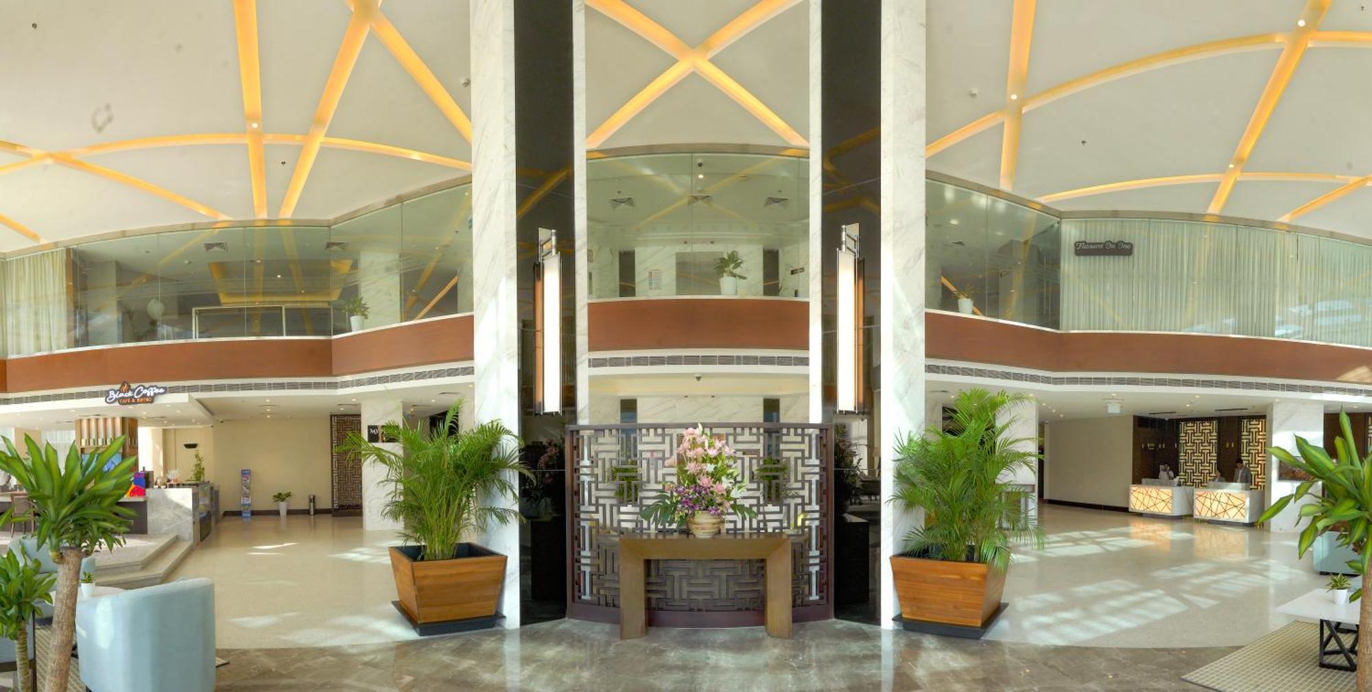 Gokulam Grand Trivandrum Тривандрум Экстерьер фото