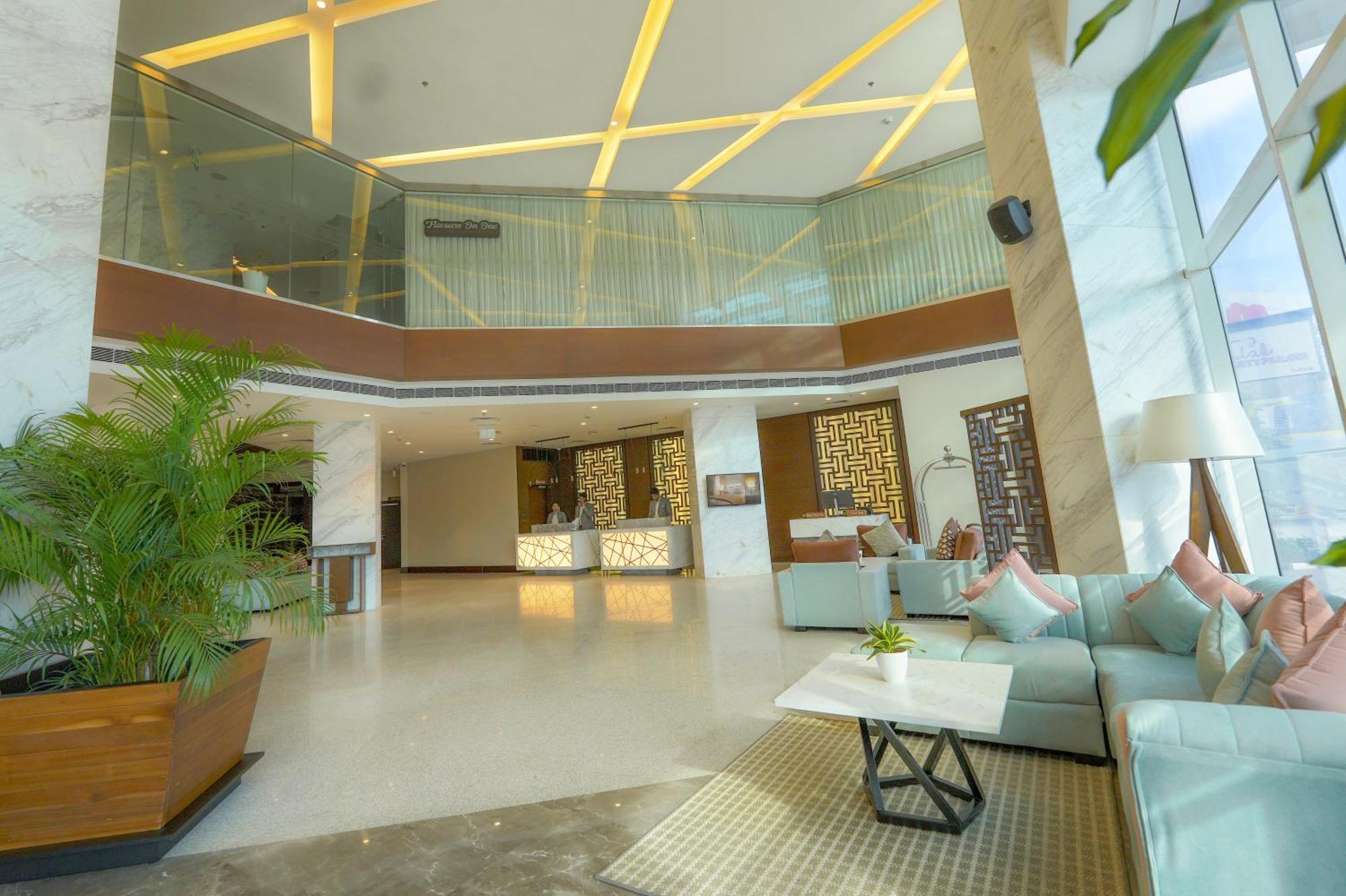 Gokulam Grand Trivandrum Тривандрум Экстерьер фото