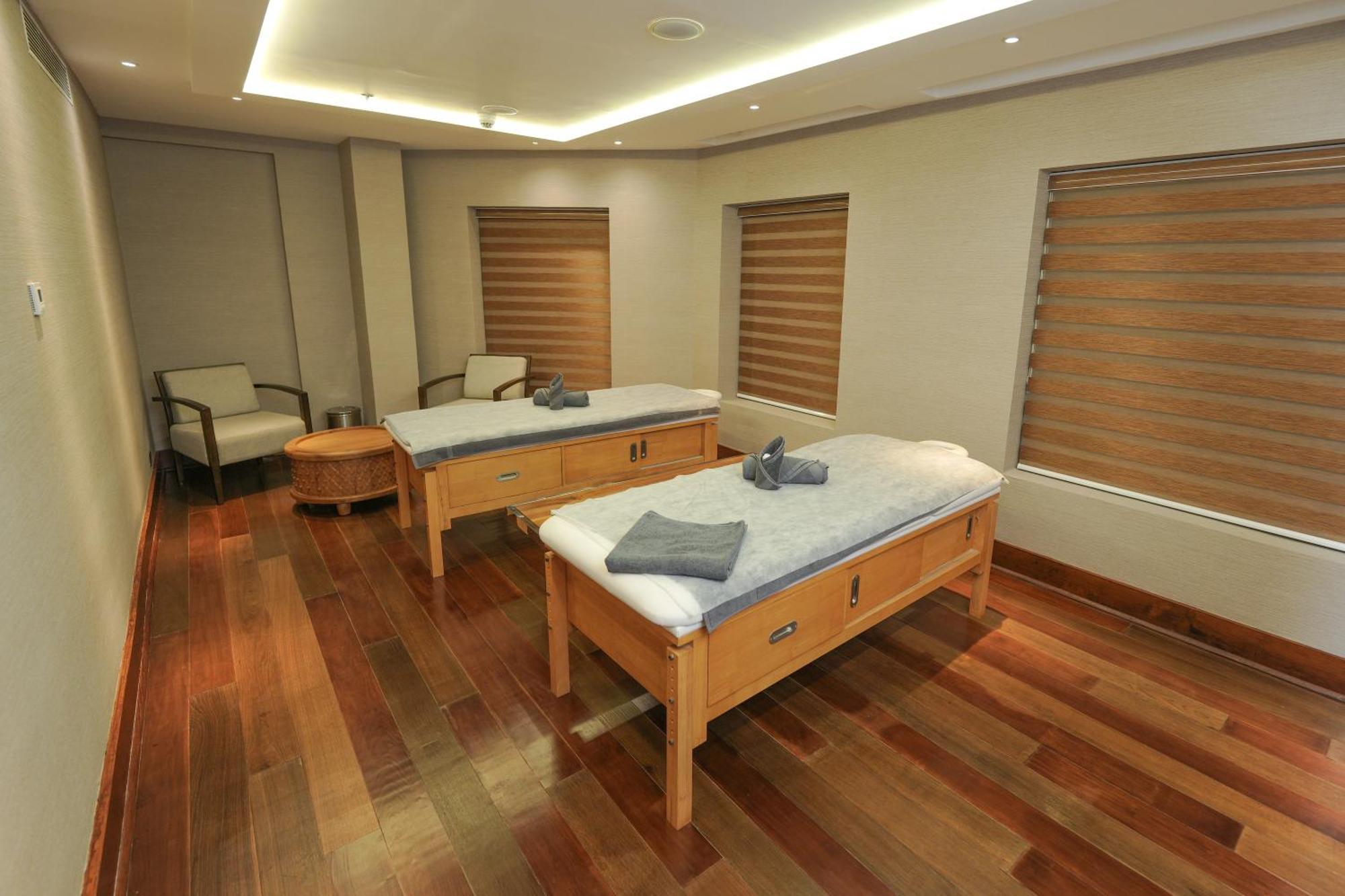 Gokulam Grand Trivandrum Тривандрум Экстерьер фото