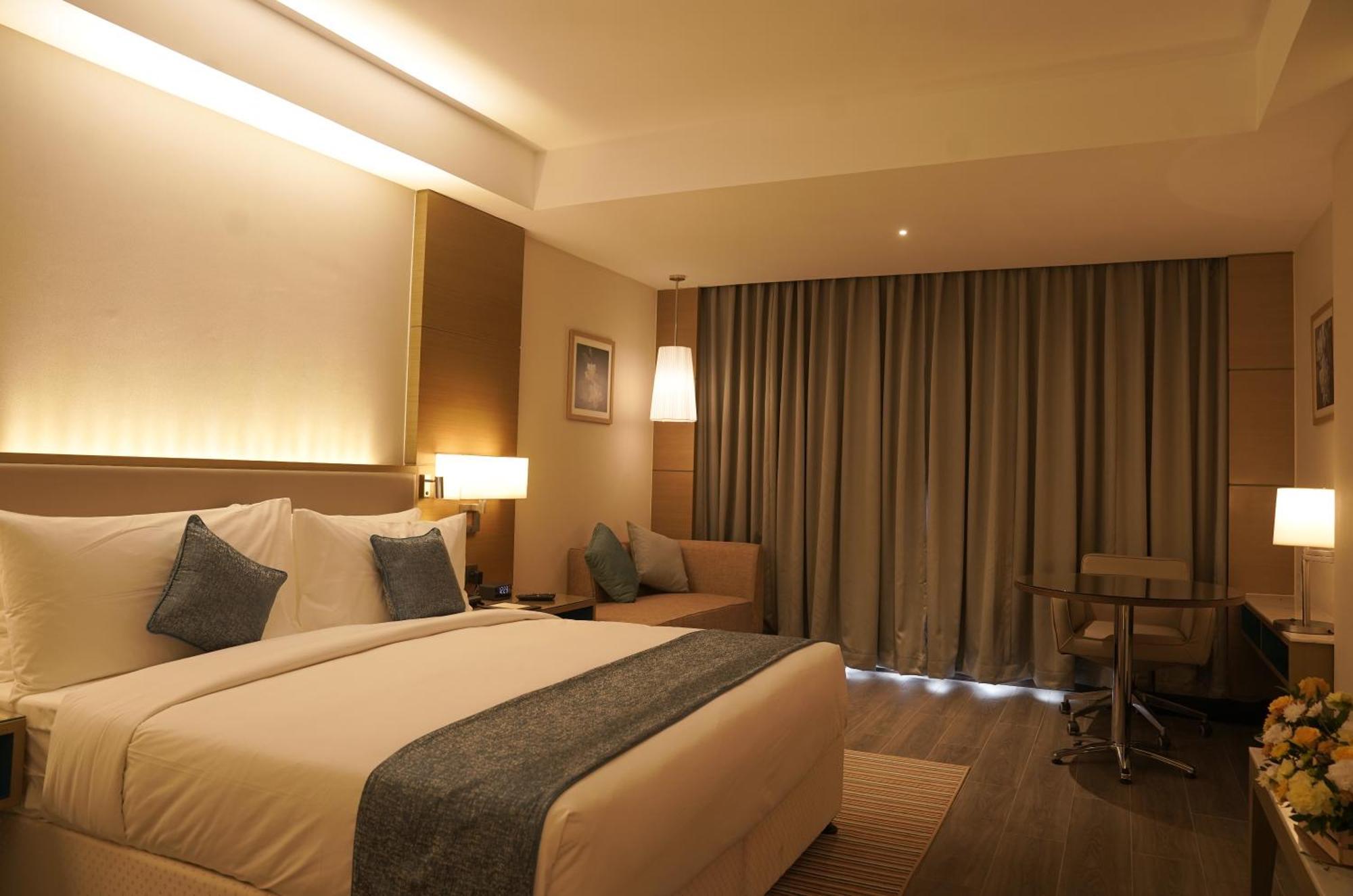 Gokulam Grand Trivandrum Тривандрум Экстерьер фото
