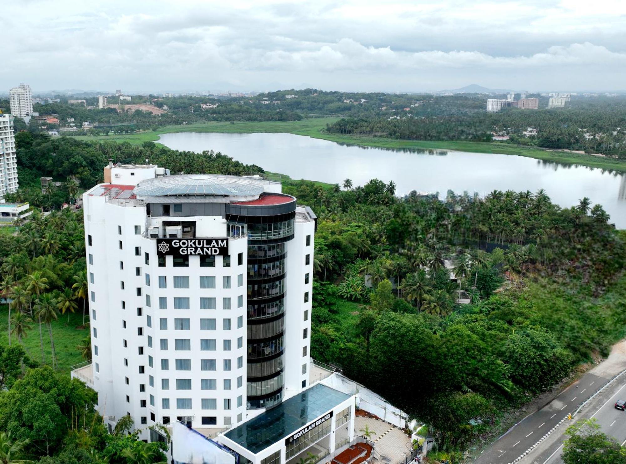 Gokulam Grand Trivandrum Тривандрум Экстерьер фото